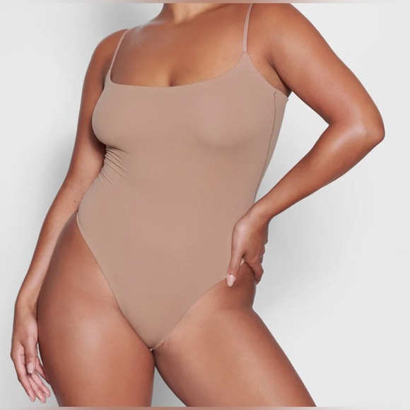 SKIMS Tops - SKIMS Fits Everybody Adaptive Bodysuit